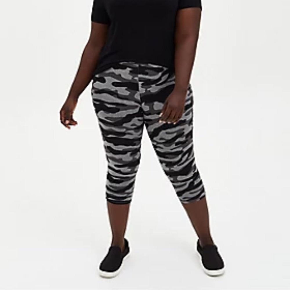 Torrid Pedal Pusher Premium Legging - Black & Grey Camo